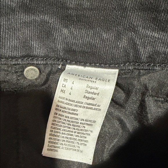 American Eagle Distressed Mom Straight Leg Jeans - Picture 5 of 8